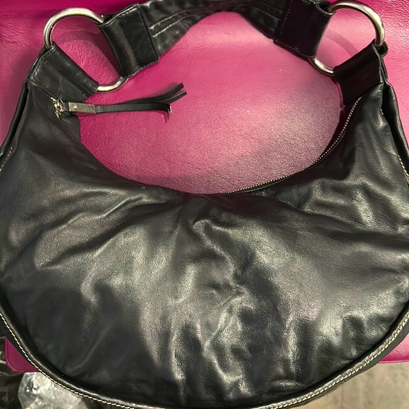Kenneth Cole Handbags - Kenneth Cole black shoulder bag